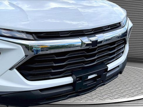 Used 2024 Chevrolet TrailBlazer LS w/ LS Convenience Package AWD/4WD image 23