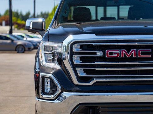 Used 2019 GMC Sierra 1500 SLT w/ SLT Premium Package AWD/4WD image 6