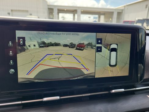 Used 2022 Kia Carnival SX FWD image 22