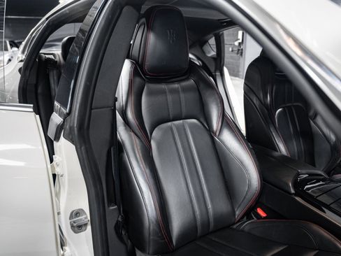 Used 2017 Maserati Quattroporte S GranSport Q4 image 36