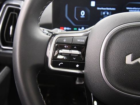 Certified 2025 Kia Sorento SX image 21