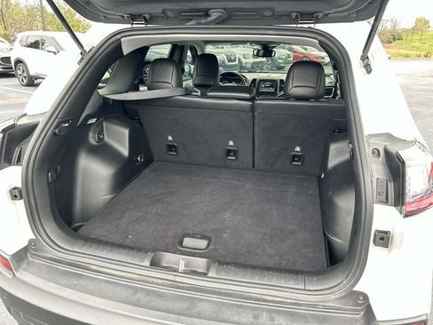 Used 2021 Jeep Cherokee Latitude Plus image 12