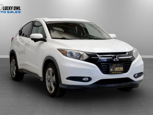 Used 2017 Honda HR-V EX image 2