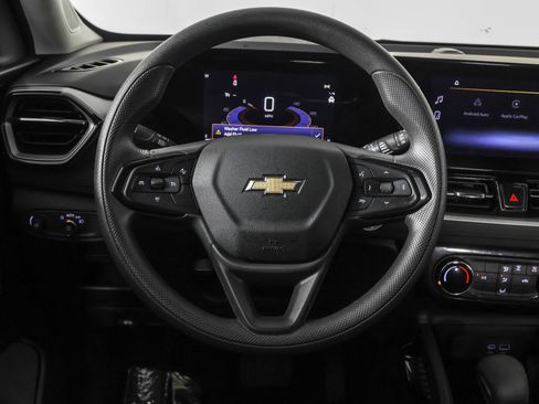 Used 2024 Chevrolet TrailBlazer LT FWD image 24