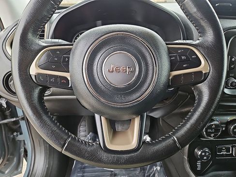 Used 2017 Jeep Renegade Trailhawk AWD/4WD image 24