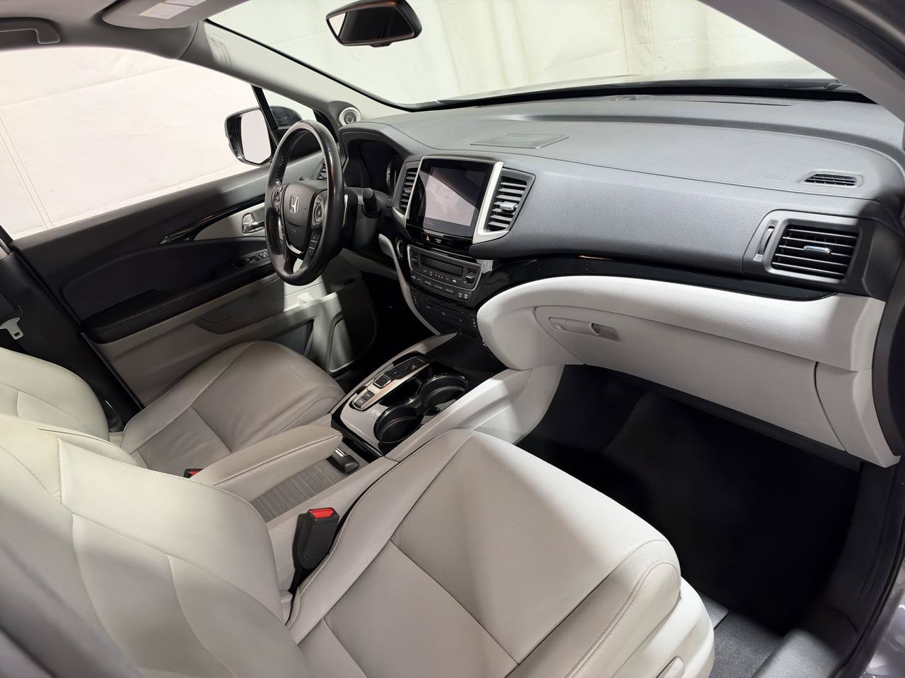 Used 2016 Honda Pilot Touring image 11