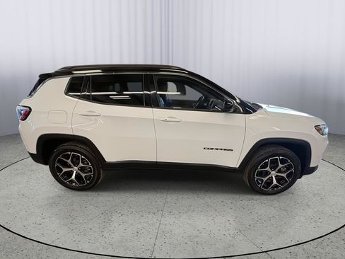 Used 2024 Jeep Compass Limited AWD/4WD image 7