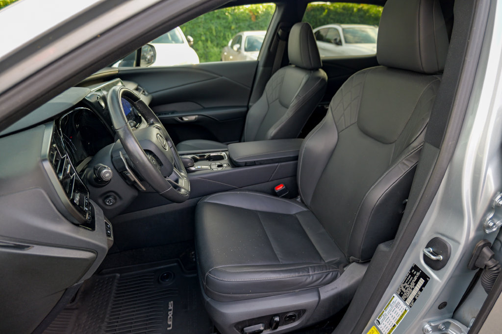 Used 2023 Lexus RX 350 Premium w/ Accessory Package AWD/4WD image 22