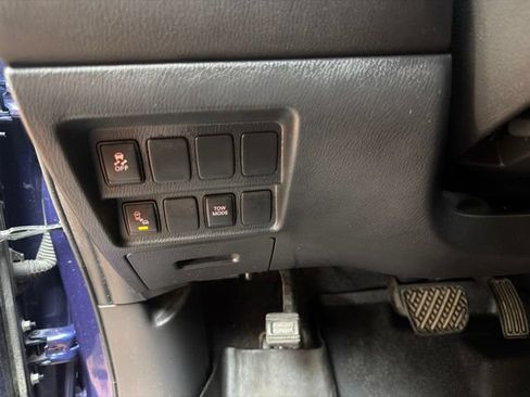 Used 2020 Nissan Pathfinder SV FWD image 23