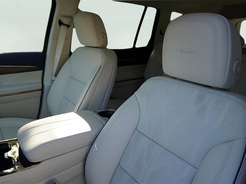 New 2026 Buick Enclave Avenir w/ Super Cruise Package image 11