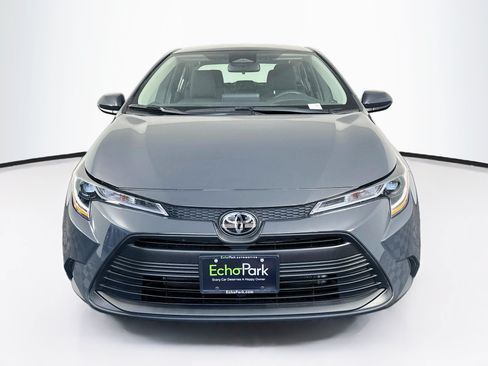 Used 2025 Toyota Corolla LE FWD image 2