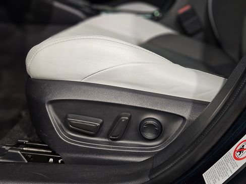 Used 2020 Toyota Corolla XSE image 23