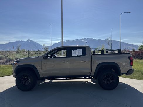 Used 2024 Chevrolet Colorado ZR2 w/ ZR2 Convenience Package III AWD/4WD image 2