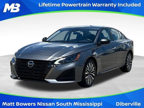Used 2024 Nissan Altima 2.5 SV FWD image 1