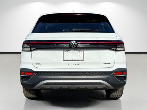 New 2026 Volkswagen Taos SEL image 4