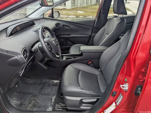 Used 2022 Toyota Prius XLE image 16
