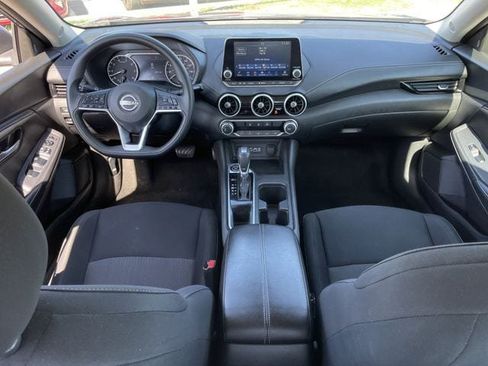 Used 2024 Nissan Sentra SV FWD image 10