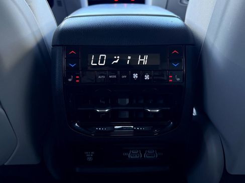 Used 2021 Jeep Grand Cherokee L Overland w/ Luxury Tech Group IV image 30