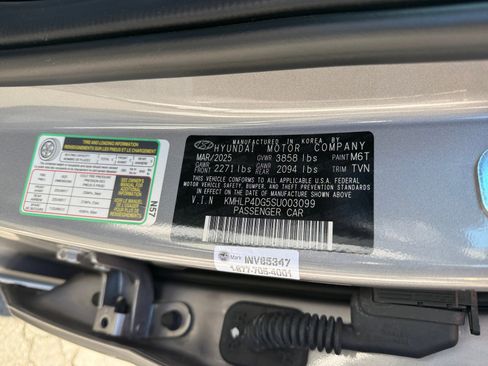 Used 2025 Hyundai Elantra Limited image 25