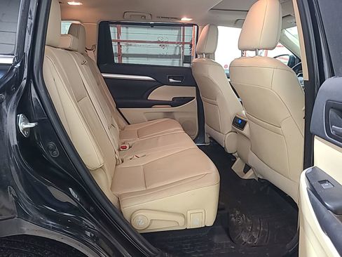 Used 2016 Toyota Highlander XLE image 9