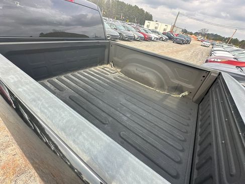 Used 2017 RAM 1500 Tradesman w/ Chrome Appearance Group image 9