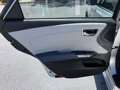 Used 2013 Toyota Avalon XLE Premium FWD image 22