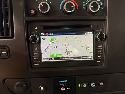 Used 2017 Chevrolet Express 2500 RWD image 13