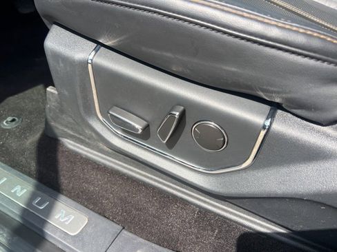 Certified 2022 Ford Expedition Platinum image 24