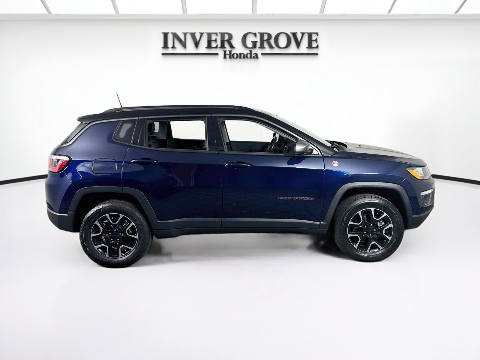 Used 2019 Jeep Compass Trailhawk w/ Leather Interior Group AWD/4WD image 4