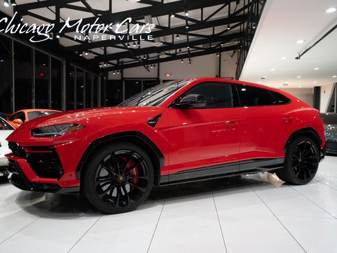 Used 2022 Lamborghini Urus AWD/4WD image 1
