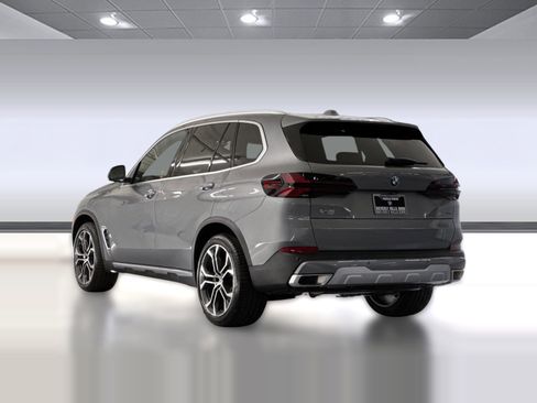 Used 2026 BMW X5 sDrive40i w/ Climate Comfort Package image 3