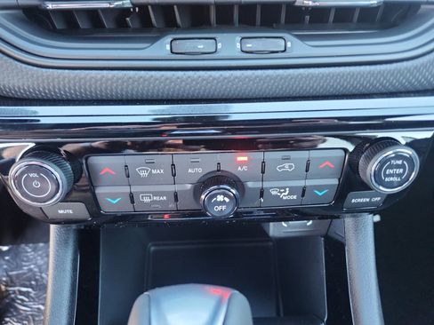 New 2026 Jeep Compass Limited image 30