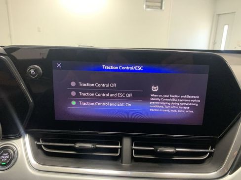 Used 2024 Chevrolet Trax LT w/ Driver Confidence Package FWD image 36
