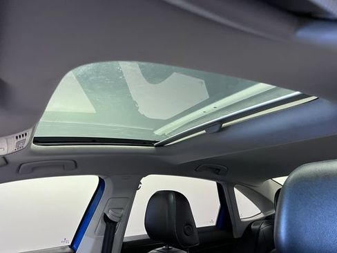 Certified 2024 Volkswagen Jetta SE FWD image 28