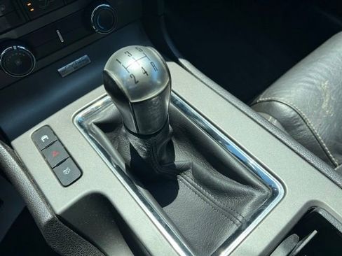 Used 2010 Ford Mustang GT RWD image 17