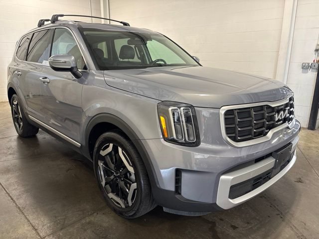 Used 2025 Kia Telluride S AWD/4WD image 3