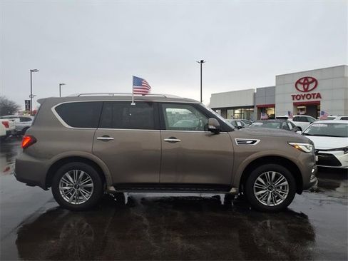 Used 2019 INFINITI QX80 Luxe w/ Proassist Package image 2