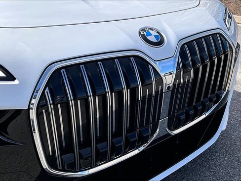 Certified 2025 BMW 740i xDrive image 31