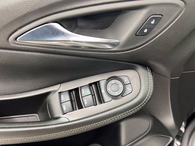 Used 2022 Buick Encore GX Preferred w/ Cold Weather Comfort Package FWD image 13
