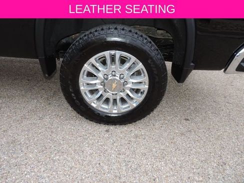 Used 2020 Chevrolet Silverado 2500 LTZ w/ LTZ Premium Package AWD/4WD image 17