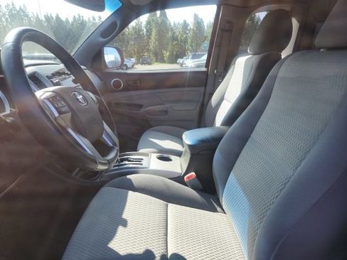 Used 2012 Toyota Tacoma 4x4 Access Cab w/ SR5 Pkg image 9