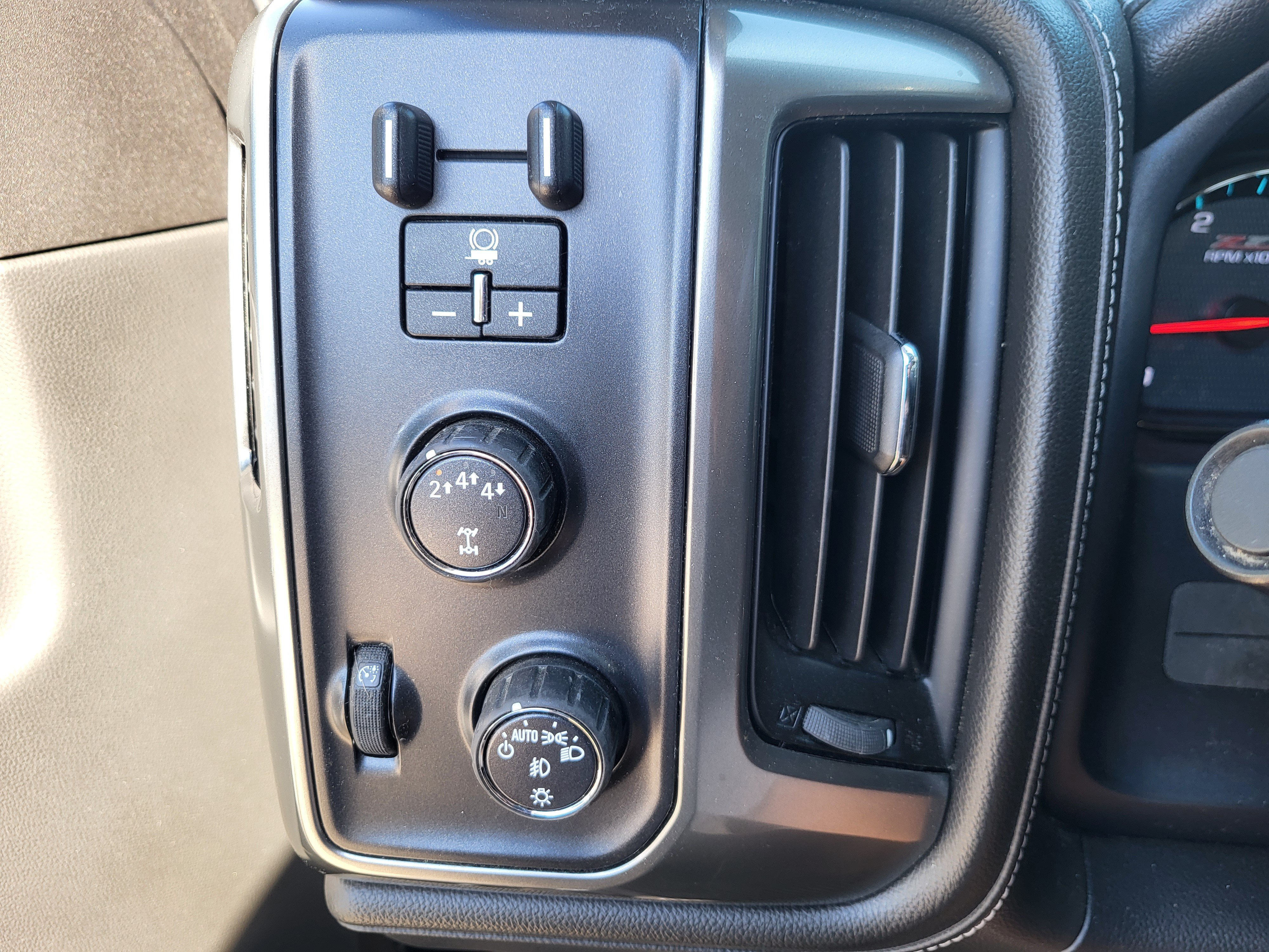 Used 2019 Chevrolet Silverado 2500 LTZ w/ Duramax Plus Package AWD/4WD image 22