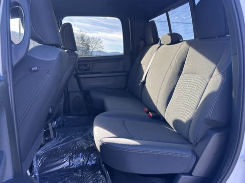 Used 2024 RAM 3500 Tradesman w/ Chrome Appearance Group image 11