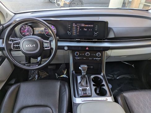 Used 2024 Kia Carnival LX image 26