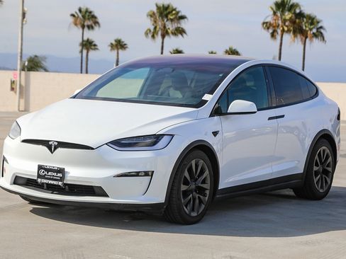 Used 2023 Tesla Model X AWD/4WD image 3