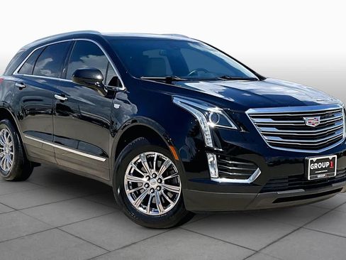 Used 2017 Cadillac XT5 FWD image 3