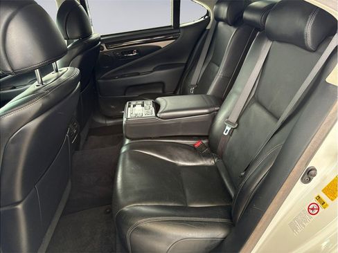 Used 2013 Lexus LS 460 w/ Ultra Luxury Pkg RWD image 27