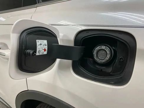 Used 2016 Lincoln MKX Select w/ Select Plus Package FWD image 29