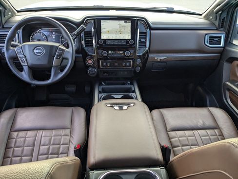 Certified 2024 Nissan Titan Platinum Reserve w/ Moonroof Package image 33