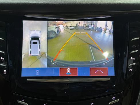 Used 2020 Cadillac Escalade Premium Luxury AWD/4WD image 11